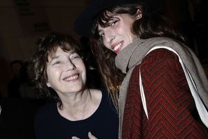 Jane Birkin et sa fille Lou Doillon à Paris, en janvier 2017.