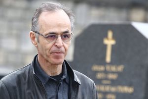 Jean-Jacques Goldman à l'enterrement de Véronique Colucci à Paris.