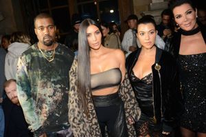 Kanye West, Kim Kardashian, Kourtney Kardashia et Kris Jenner.