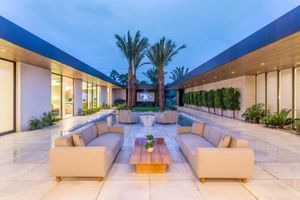 La nouvelle villa de luxe de Lori Loughlin