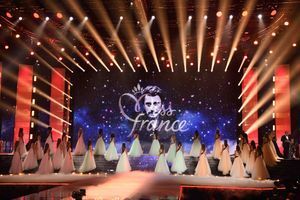 Miss France 2018: les candidates rendent hommage à Johnny Hallyday