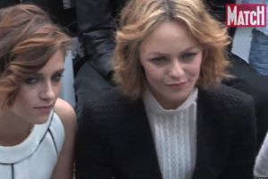 Vanessa Paradis et Kristen Stewart côte à côte pour le défilé Chanel