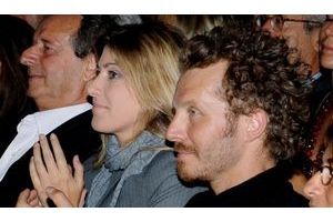  Le 14 septembre 2009 Amanda et Sinclair applaudissaient la pièce de Bernard Murat "Sentiments provisoires" au théâtre Edouard-VII.
