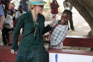 Madonna, accompagnée de ses enfants au Malawi