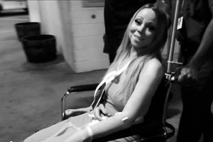 Mariah Carey sort de l'hôpital en fauteuil roulant