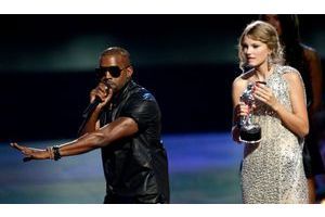  Kanye West interrompant le discours de Taylor Swift
