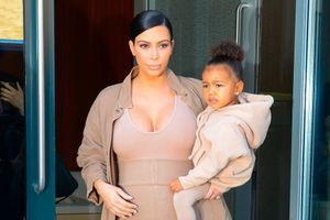 Kim Kardashian et sa fille North, à New York le 16 septembre 2015