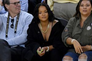 Provocatrice, Rihanna vole la vedette aux stars de la NBA