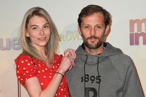 Chloé Roy et Nicolas Duvauchelle en avril 2019 à la première parisienne du film "Mon inconnue"