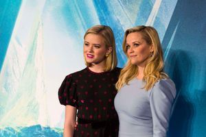 Reese Witherspoon et Ava Phillippe : telle mère, telle fille sur le tapis rouge à Londres