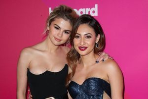 Selena Gomez et Francia Raisa à la soirée Billboard Women In Music Awards "Icon Award" à Hollywood, le 30 novembre 2017 