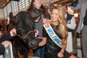 Miss France 2015 illumine le Salon de l'Agriculture