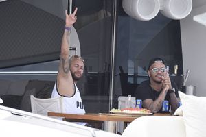 Stars en vacances : Neymar à Ibiza