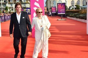 Sylvie Vartan et son mari Tony Scotti, apparition rare pour le couple à Deauville 