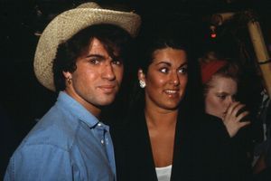 George Michael et sa soeur Melanie dans les années 1980