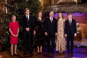 La reine Mathilde, le roi des Belges Philippe et leurs enfants à Bruxelles, le 16 décembre 2020 