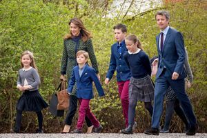 La princesse Mary et le prince Frederik avec leurs quatre enfants à Aarhus le 16 avril 2017