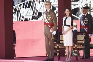 Letizia chic dans sa robe minimaliste pour fêter les 175 ans de la Garde civile