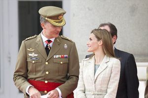 Letizia et Felipe, un couple royal honoré par l'armée 