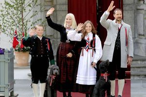 La famille royale de Norvège fait la fête… nationale