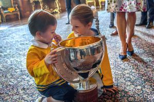 Estelle et Oscar partagent la victoire des hockeyeurs suédois