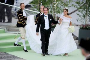 La princesse Madeleine de Suède et Christopher O'Neill, le 8 juin 2013, jour de leur mariage à Stockholm