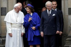 Silvia accueille le pape François sur ses terres