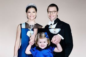 La princesse héritière Victoria de Suède, son époux le prince Daniel et leur fille le princesse Estelle