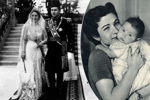 La reine Farida d'Egypte le jour de son mariage avec le roi Farouk au Caire le 28 janvier 1938, et avec la princesse Feriyal en 1939