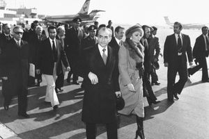 Il y a 40 ans, le chah d’Iran Mohammad Reza Pahlavi prenait le chemin de l’exil
