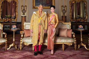 Le roi de Thaïlande dévoile des photos avec Sineenat, sa concubine officielle