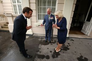 Camilla a reçu Emmanuel Macron à Clarence House avec le prince Charles