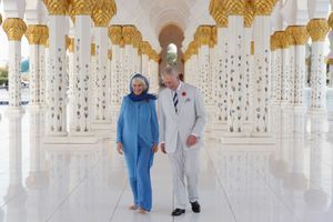 Le prince Charles et la duchesse de Cornouailles Camilla à la Grande Mosquée Cheikh Zayed à Abu Dhabi, le 6 novembre 2016