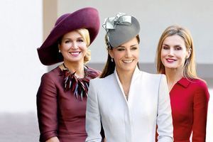 Sur ce photomontage, Maxima, reine consort des Pays-Bas et Letizia, reine d’Espagne, le 15 octobre à La Haye (Pays-Bas). Au centre, Kate, duchesse de Cambridge, en avril, à Sydney (Australie).
