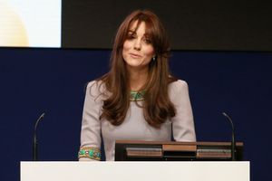 La duchesse de Cambridge, née Kate Middleton, évoque son enfance lors d’une conférence de l’association Place2Be à Londres, le 18 novembre 2015 
