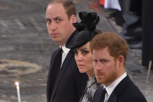 Kate, William et Harry : l'hommage aux victimes de l'attentat de Londres