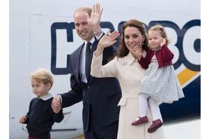 Kate, William, George et Charlotte disent 'bye bye' au Canada 