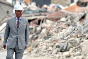 Le prince Charles à la rencontre des survivants du séisme d'Amatrice 