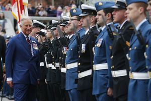 Le prince Charles à Halifax, lundi. 