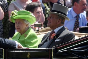 Le prince Philip avec la reine Elizabeth II au Royal Ascot, quelques heures avant son hospitalisation, mardi 20 juin 2017.