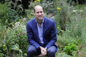 William de Cambridge en visite dans un jardin de Peterborough, en juillet 2020.