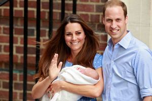 Kate, William et George, à la sortie de l'hôpital mardi dernier.