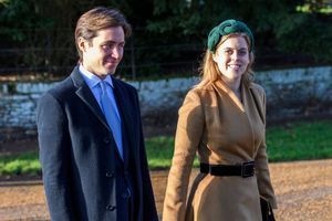 La princesse Beatrice d’York et son fiancé Edoardo Mapelli Mozzi à Sandringham, le 25 décembre 2020 