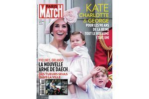 En une de Paris Match: Kate George et Charlotte au balcon de Buckingham