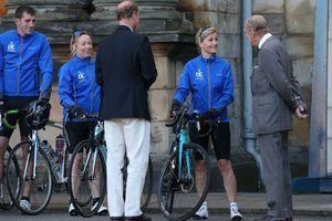 La comtesse Sophie de Wessex avec les princes Philip et Edward à Edimbourg, le 19 septembre 2016