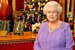 La reine Elizabeth II à Buckingham Palace à Londres, le 25 décembre 2014