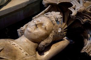 Gisant en marbre (1327) du roi Louis X le Hutin dans la la Basilique de Saint-Denis