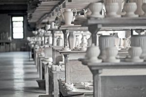 La manufacture de Limoges se visite comme un musée. Ici, les moules qui retracent plus de 150 ans d’histoire. 
