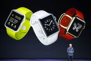 Le PDG d'Apple, Tim Cook, présentant l'Apple Watch en septembre dernier à Cupertino, en Californie.