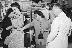 Dans le secret de l'atelier Dior en 1950